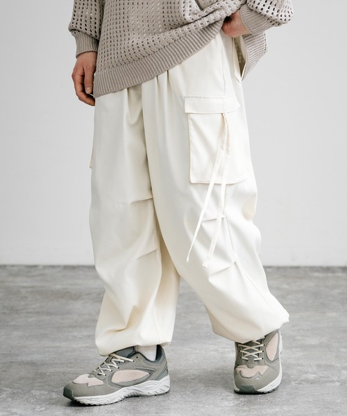 Rocky Monroe(ロッキーモンロー)の「パラシュートワイドカーゴパンツ(カーゴパンツ・メンズ・ブラック/カーキ/アイボリー/チャコール/ネイビー・M/L/XL)」の7枚目の写真