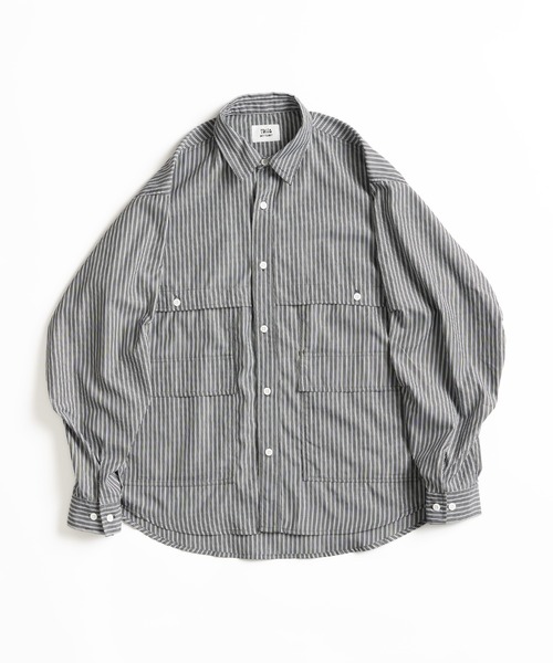 WETTEMPT(ウィテンプト)の「MULTI POCKET TUCK SHIRT/マルチポケットタックシャツ(シャツ/ブラウス・メンズ・オフホワイト/ブルー/サックスブルー/ダークグレー・LARGE/MEDIUM/SMALL)」の2枚目の写真