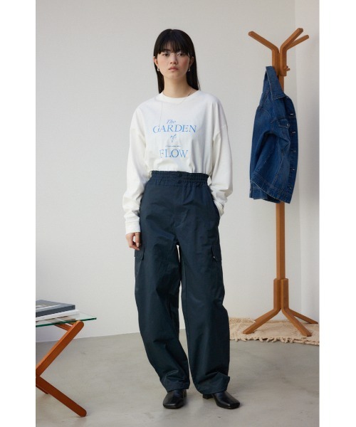 AZUL by moussy(アズールバイマウジー)の「カーブカーゴパンツ(カーゴパンツ・レディース・ライトベージュ/ダークネイビー・SMALL/MEDIUM)」の18枚目の写真