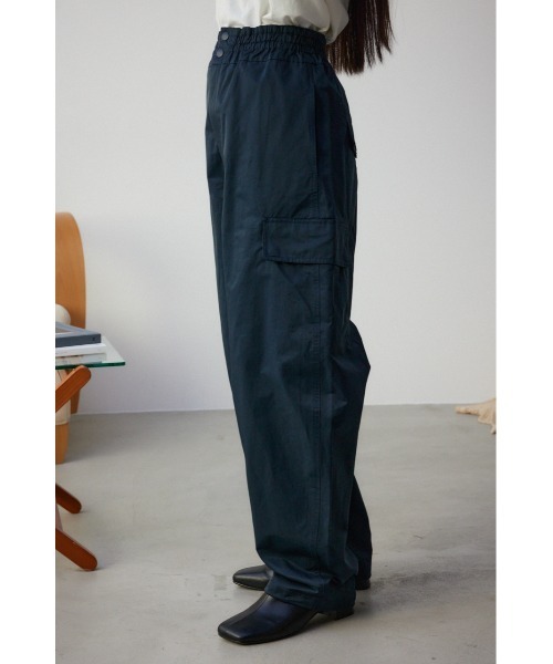 AZUL by moussy(アズールバイマウジー)の「カーブカーゴパンツ(カーゴパンツ・レディース・ライトベージュ/ダークネイビー・SMALL/MEDIUM)」の20枚目の写真