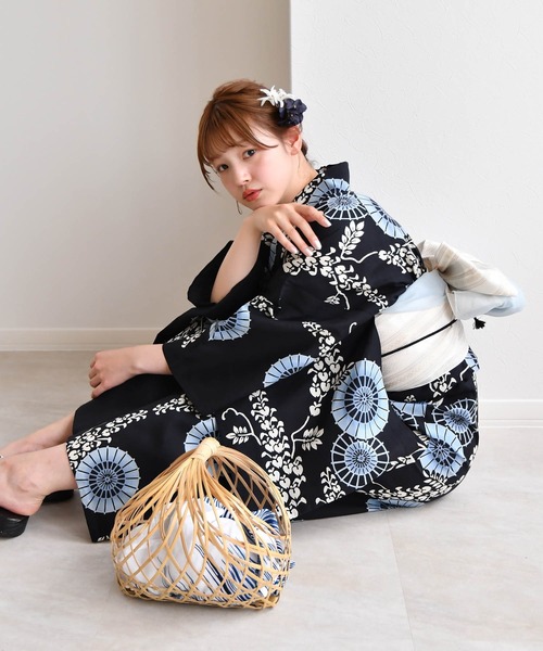 手染め注染浴衣3点セット utatane×注染工房 黒地にぼかし青の藤御所車