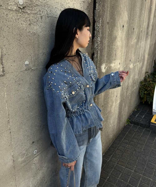 ISOOK（アイスー）の「【ISOOK / アイスー】スタッズデザインデニムジャケット / ストーン ビジュー ペプラム フレア Gジャン ノーカラージャケット ショート丈 ZOZOTOWN限定（デニムジャケット・レディース・ブルー/ブラック・FREE）」の7枚目の写真