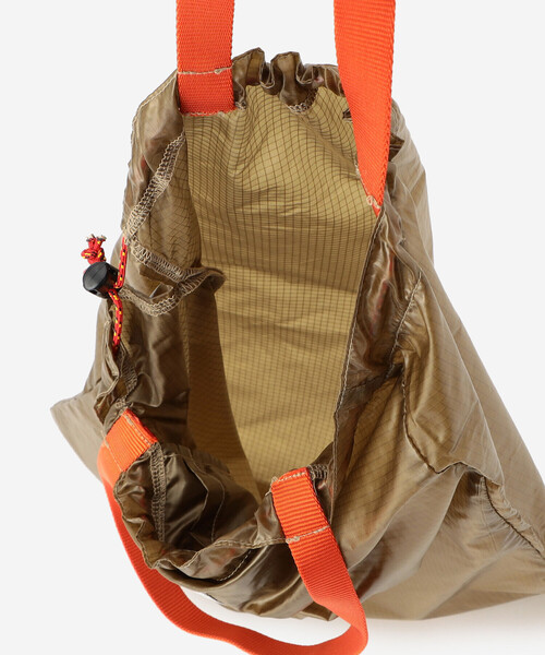 Epperson Mountaineering(エパーソンマウンテニアリング)の「EPPERSON MOUNTAINEERING | パッカブルトートバッグ(トートバッグ・レディース・ブラウン・ONE)」の7枚目の写真