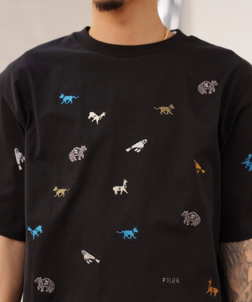 POLeR(ポーラー)の「POLER/ポーラー 半袖Tee 刺繍 オーバーサイズ USAコットン 241MCV0140/241MCV0141/241MCV0142/241MCV0143(Tシャツ/カットソー・メンズ・ホワイト系その他2/ホワイト系その他/ネイビー/ブラック・M/L/XL)」の18枚目の写真