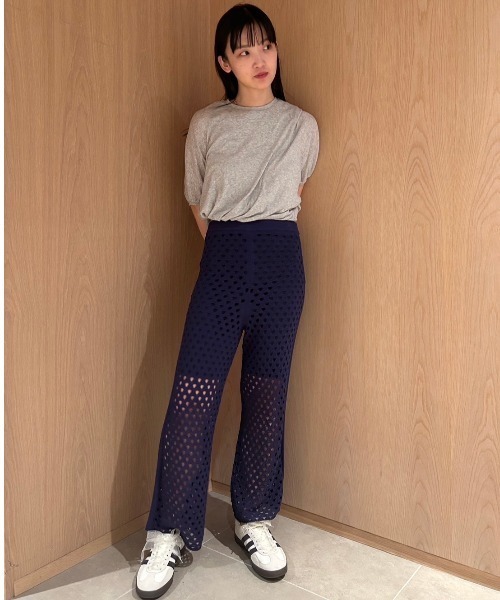 adidas Originals(アディダスオリジナルス)の「【adidas Originals for emmi】GAZELLE INDOOR EMMI(スニーカー・レディース・オフホワイト・22.5cm/23cm/23.5cm/24cm/24.5cm/25cm/25.5cm/26.5cm/27cm/27.5cm/28cm/28.5cm)」の9枚目の写真