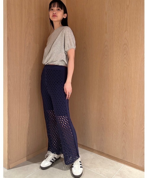 adidas Originals(アディダスオリジナルス)の「【adidas Originals for emmi】GAZELLE INDOOR EMMI(スニーカー・レディース・オフホワイト・22.5cm/23cm/23.5cm/24cm/24.5cm/25cm/25.5cm/26.5cm/27cm/27.5cm/28cm/28.5cm)」の10枚目の写真