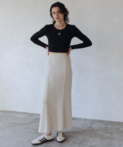 adidas Originals(アディダスオリジナルス)の「【adidas Originals for emmi】GAZELLE INDOOR EMMI(スニーカー・レディース・オフホワイト・22.5cm/23cm/23.5cm/24cm/24.5cm/25cm/25.5cm/26.5cm/27cm/27.5cm/28cm/28.5cm)」の5枚目の写真