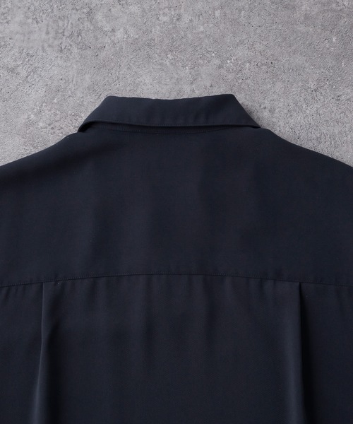 MONO-MART（モノマート）の「綾ドレープ ルーズハーフスリーブスキッパーポロシャツ（ポロシャツ・メンズ・ダークブラウン/ダークネイビー/ブラック/チャコール/モカ/グレイッシュブルー・L/M）」の17枚目の写真