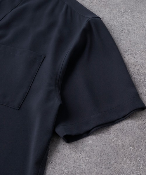 MONO-MART（モノマート）の「綾ドレープ ルーズハーフスリーブスキッパーポロシャツ（ポロシャツ・メンズ・ダークブラウン/ダークネイビー/ブラック/チャコール/モカ/グレイッシュブルー・L/M）」の19枚目の写真