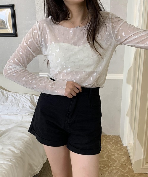 SHEPP(シープ)の「ムーンモチーフ シアートップス(Tシャツ/カットソー・レディース・ホワイト/ブラック・F)」の5枚目の写真