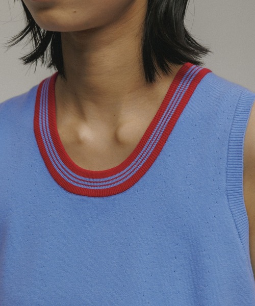 M TO R（ムウトアール）の「［TOPS］SPORTY LINE NO-SLEEVE TOPS（ニット/セーター・レディース・ブラック/サックスブルー・40/38/42）」の8枚目の写真
