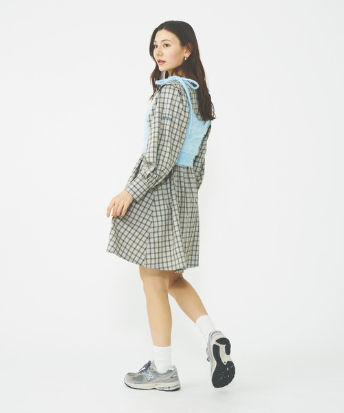 MILKFED.(ミルクフェド)の「SHAGGY NECK RIBBON CAMISOLE(キャミソール・レディース・オフホワイト/ライトブルー/チャコール・ONE SIZE)」の22枚目の写真