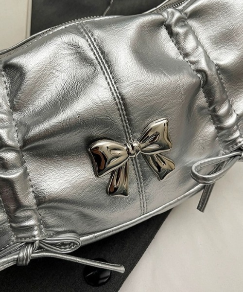 .KOM（ドットコム）の「A'GEM/9 × .kom 『.KOM/ドットケーオーエム』 リボンショルダー BAG（ショルダーバッグ・レディース・シルバー/ブラック/アイボリー/ピンク・FREE）」の16枚目の写真
