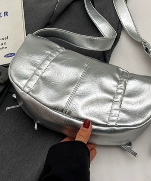 .KOM（ドットコム）の「A'GEM/9 × .kom 『.KOM/ドットケーオーエム』 リボンショルダー BAG（ショルダーバッグ・レディース・シルバー/ブラック/アイボリー/ピンク・FREE）」の19枚目の写真