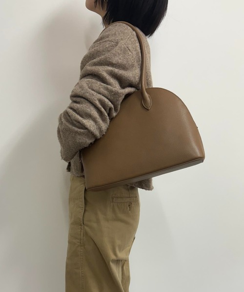 EFOLE(エフォル)の「Round boston bag/ラウンド ボストン バッグ(ボストンバッグ・レディース・ベージュ/ブラック・FREE)」の14枚目の写真