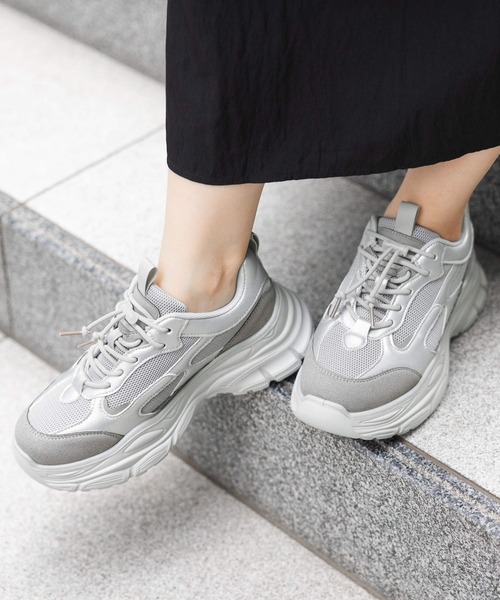 LEPSIM(レプシィム)の「ボリュームスニーカー 132365(スニーカー・レディース・アイボリー/ブラック/グレー・MEDIUM/LARGE)」の3枚目の写真