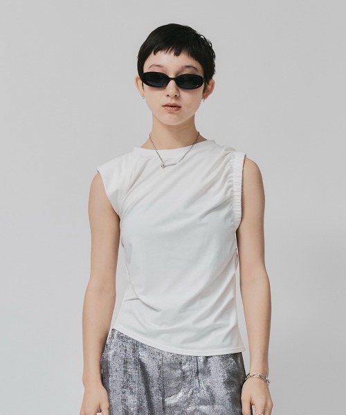 led.tokyo（レッドトウキョウ）の「【led.tokyo】変形肩パットTEE（Tシャツ/カットソー・レディース・ホワイト/ブラック・FREE）」の11枚目の写真