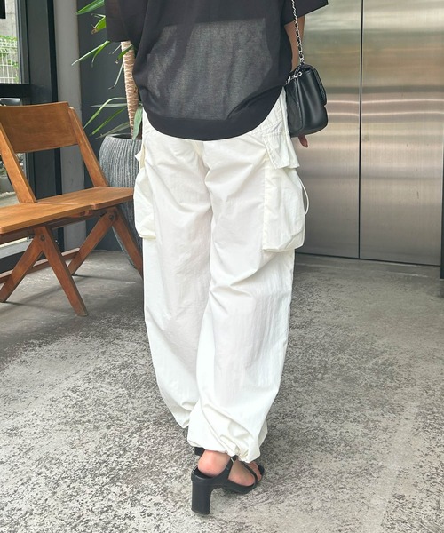 INGNI(イング)の「ドローコードポケットナイロンカーゴパンツ/A(カーゴパンツ・レディース・ピンク/アイボリー/カーキ/ブラック/グレー・FREE)」の9枚目の写真