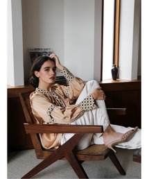 band collar blouse