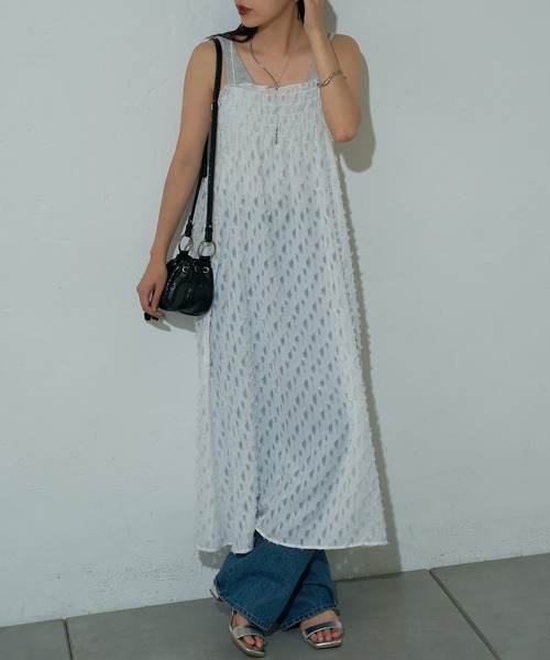 COLONY 2139(コロニートゥーワンスリーナイン)の「カットフリンジキャミワンピース(ワンピース・レディース・オフホワイト/ブラック・FREE)」の1枚目の写真