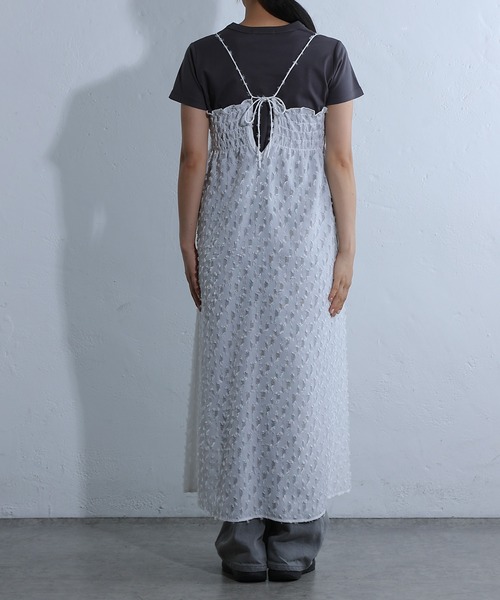 COLONY 2139(コロニートゥーワンスリーナイン)の「カットフリンジキャミワンピース(ワンピース・レディース・オフホワイト/ブラック・FREE)」の21枚目の写真