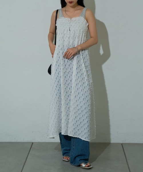 COLONY 2139(コロニートゥーワンスリーナイン)の「カットフリンジキャミワンピース(ワンピース・レディース・オフホワイト/ブラック・FREE)」の7枚目の写真