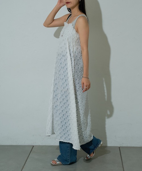 COLONY 2139(コロニートゥーワンスリーナイン)の「カットフリンジキャミワンピース(ワンピース・レディース・オフホワイト/ブラック・FREE)」の8枚目の写真