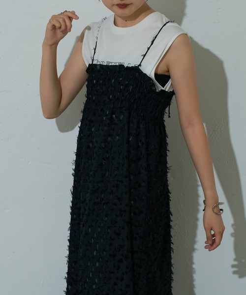 COLONY 2139(コロニートゥーワンスリーナイン)の「カットフリンジキャミワンピース(ワンピース・レディース・オフホワイト/ブラック・FREE)」の11枚目の写真