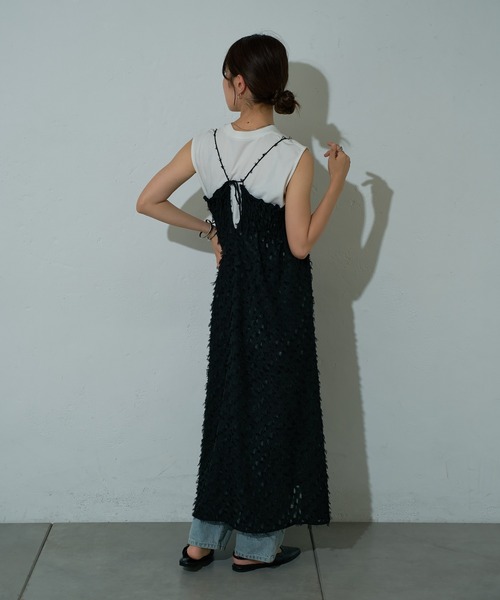 COLONY 2139(コロニートゥーワンスリーナイン)の「カットフリンジキャミワンピース(ワンピース・レディース・オフホワイト/ブラック・FREE)」の16枚目の写真