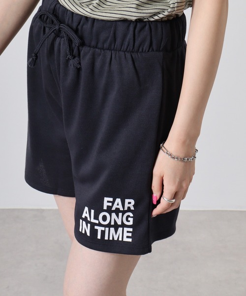 atONE(アットワン)の「ミニ裏毛ワンポイントプリントショートパンツ(その他パンツ・レディース・ネイビー/ブラック・M/L)」の1枚目の写真