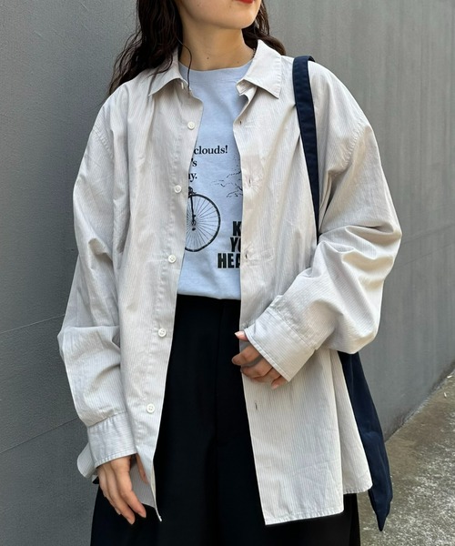 CIAOPANIC TYPY（チャオパニックティピー）の「針抜きストライプレギュラーカラーシャツ（シャツ/ブラウス・メンズ・カーキ/ブラウン/ブルー/グレー・LARGE/MEDIUM）」の2枚目の写真