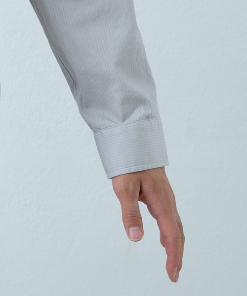 CIAOPANIC TYPY（チャオパニックティピー）の「針抜きストライプレギュラーカラーシャツ（シャツ/ブラウス・メンズ・カーキ/ブラウン/ブルー/グレー・LARGE/MEDIUM）」の7枚目の写真