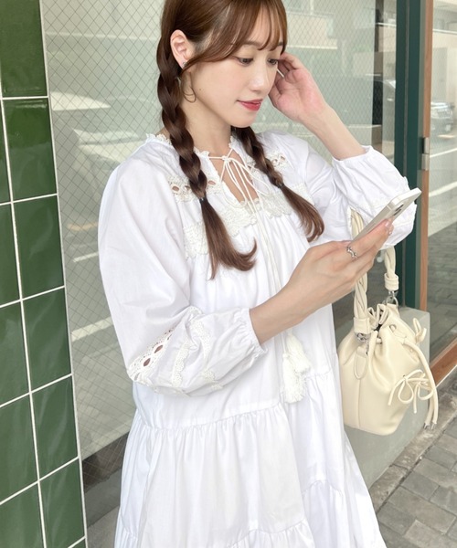 Loueme（ルエム）の「フリンジリボンレースティアードミニワンピース（ワンピース・レディース・ホワイト・FREE）」の8枚目の写真