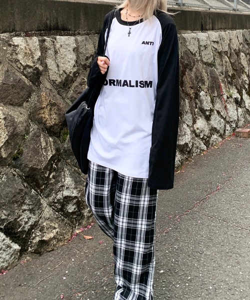 lilful(リルフル)の「フロントデザイン ラグランロンT(Tシャツ/カットソー・レディース・グレー/ブラック系その他/ホワイト・M/L)」の17枚目の写真
