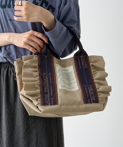 THEATRE PRODUCTS(シアタープロダクツ)の「【THEATRE PRODUCTS】2WAY FRILL TOTE M(トートバッグ・レディース・ベージュ/ブラック・FREE)」の6枚目の写真