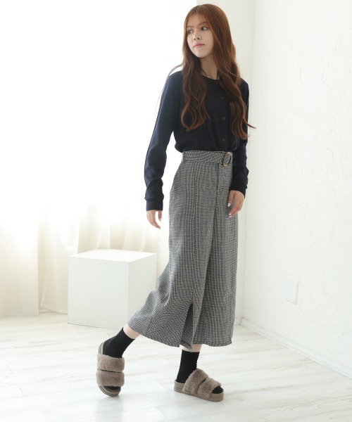 DEMETER(デメテル)の「厚底ソール ボリューム抜群 ダブルベルト ファーサンダル(サンダル・レディース・グレー/ブラック・S/M/L)」の20枚目の写真