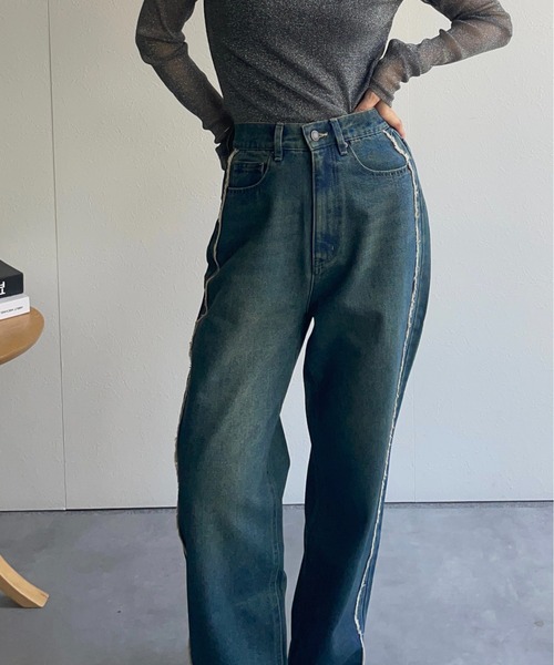 ap retro（アプレトロ）の「サイドフリンジスリットデニムパンツ / ルーズデニムパンツ（デニムパンツ・レディース・ネイビー/ブルー/グレー・MEDIUM/LARGE）」の4枚目の写真