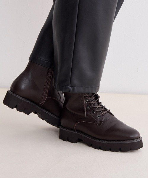 HIMIKO（ヒミコ）の「【Made in Japan】【撥水】レースアップトラックソールブーツ/641410（ブーツ・レディース・ブラック/ダークブラウン/アイボリー・22.5cm/23.5cm/24.5cm/25.5cm/23.0cm/24.0cm/25.0cm/26.0cm/21.5cm/22.0cm/26.5cm）」の4枚目の写真