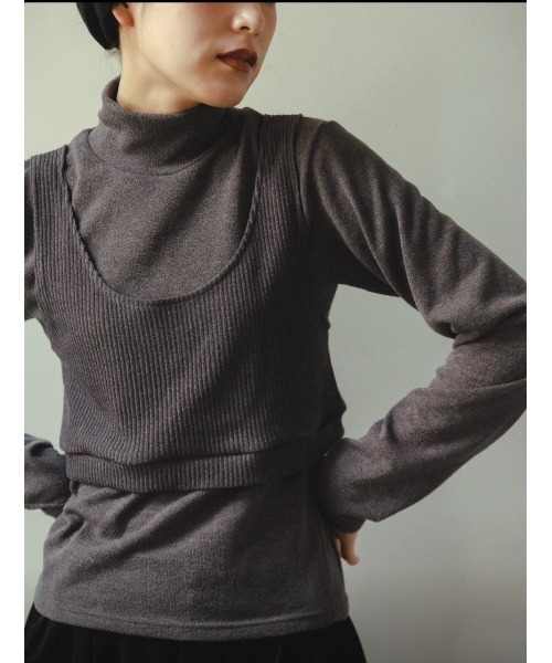 AGAWD（アガウド）の「AGAWD レイヤードビスチェカットソー（Tシャツ/カットソー・レディース・ボルドー/グレー/ブラック・FREE）」の3枚目の写真