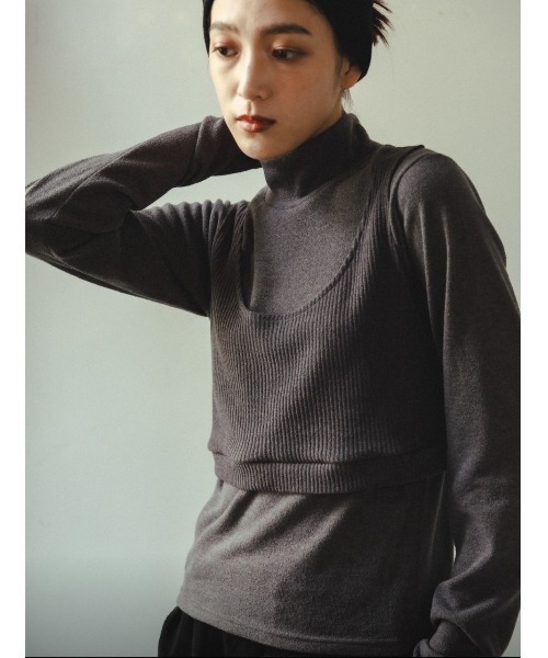 AGAWD（アガウド）の「AGAWD レイヤードビスチェカットソー（Tシャツ/カットソー・レディース・ボルドー/グレー/ブラック・FREE）」の6枚目の写真