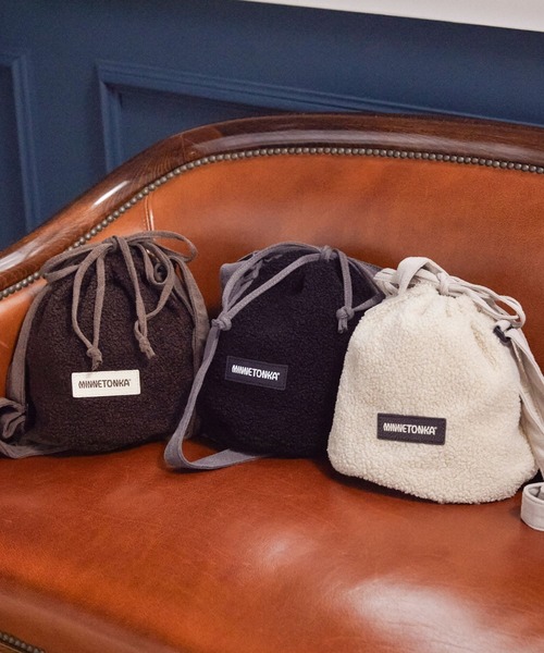 Minnetonka（ミネトンカ）の「【MINNETONKA】ミネトンカ PURSE BOA BAG　巾着バッグ（ショルダーバッグ・レディース・アイボリー/グレー/ブラウン・FREE）」の12枚目の写真