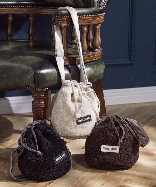 Minnetonka（ミネトンカ）の「【MINNETONKA】ミネトンカ PURSE BOA BAG　巾着バッグ（ショルダーバッグ・レディース・アイボリー/グレー/ブラウン・FREE）」の9枚目の写真