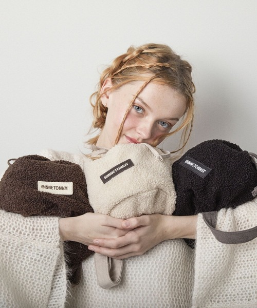 Minnetonka（ミネトンカ）の「【MINNETONKA】ミネトンカ PURSE BOA BAG　巾着バッグ（ショルダーバッグ・レディース・アイボリー/グレー/ブラウン・FREE）」の5枚目の写真