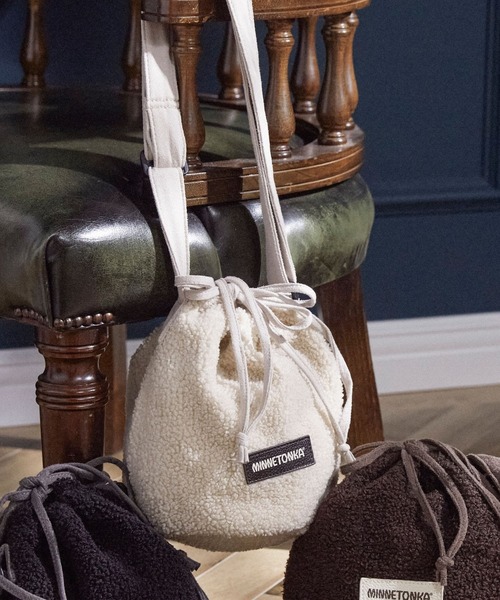 Minnetonka（ミネトンカ）の「【MINNETONKA】ミネトンカ PURSE BOA BAG　巾着バッグ（ショルダーバッグ・レディース・アイボリー/グレー/ブラウン・FREE）」の13枚目の写真