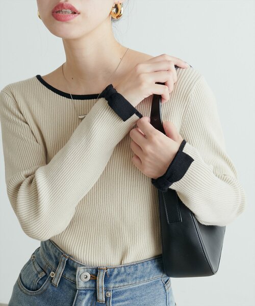 natural couture(ナチュラルクチュール)の「袖口リボン配色リブニット(ニット/セーター・レディース・モカ/サックスブルー/アイボリー/ブラック・FREE)」の6枚目の写真