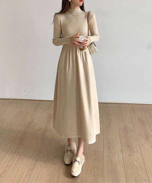 aimoha（アイモハ）の「スタンドカラー切り替えニットワンピース (AW)（ワンピース・レディース・オフホワイト/ブラック・MEDIUM/LARGE/SMALL）」の18枚目の写真