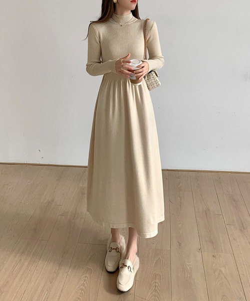 aimoha（アイモハ）の「スタンドカラー切り替えニットワンピース (AW)（ワンピース・レディース・オフホワイト/ブラック・MEDIUM/LARGE/SMALL）」の19枚目の写真