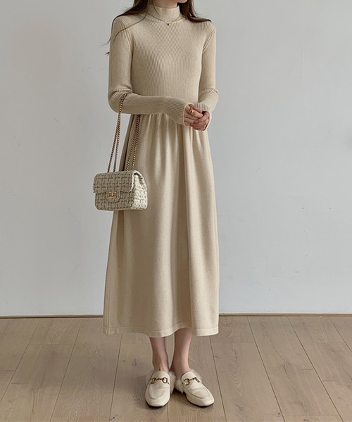 aimoha（アイモハ）の「スタンドカラー切り替えニットワンピース (AW)（ワンピース・レディース・オフホワイト/ブラック・MEDIUM/LARGE/SMALL）」の22枚目の写真