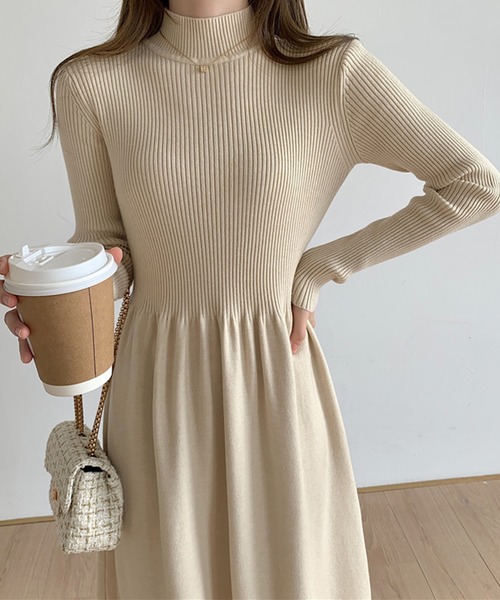 aimoha（アイモハ）の「スタンドカラー切り替えニットワンピース (AW)（ワンピース・レディース・オフホワイト/ブラック・MEDIUM/LARGE/SMALL）」の16枚目の写真