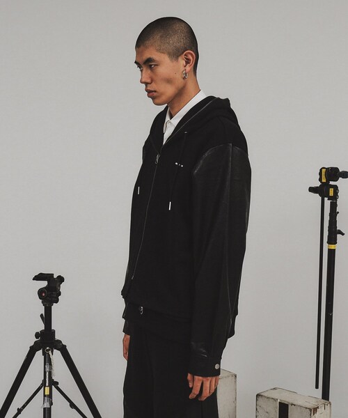 tk.TAKEO KIKUCHI（ティーケータケオキクチ）の「◆K’PJT by Aoi FANCY LAYERED ZIP PARKA（パーカー・メンズ・ブラック/ブラック系・88）」の5枚目の写真